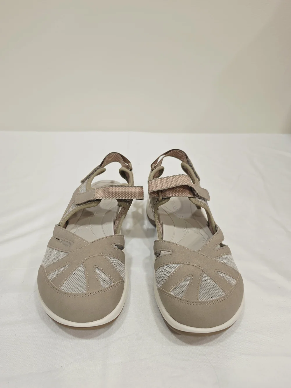 Easy Spirit Women's Esplash Taupe and Cream Slingback Sandals